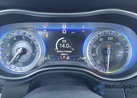 2018 Chrysler 300 Limited из США, поврежденный, VIN 2C3CCAEG4JH159637